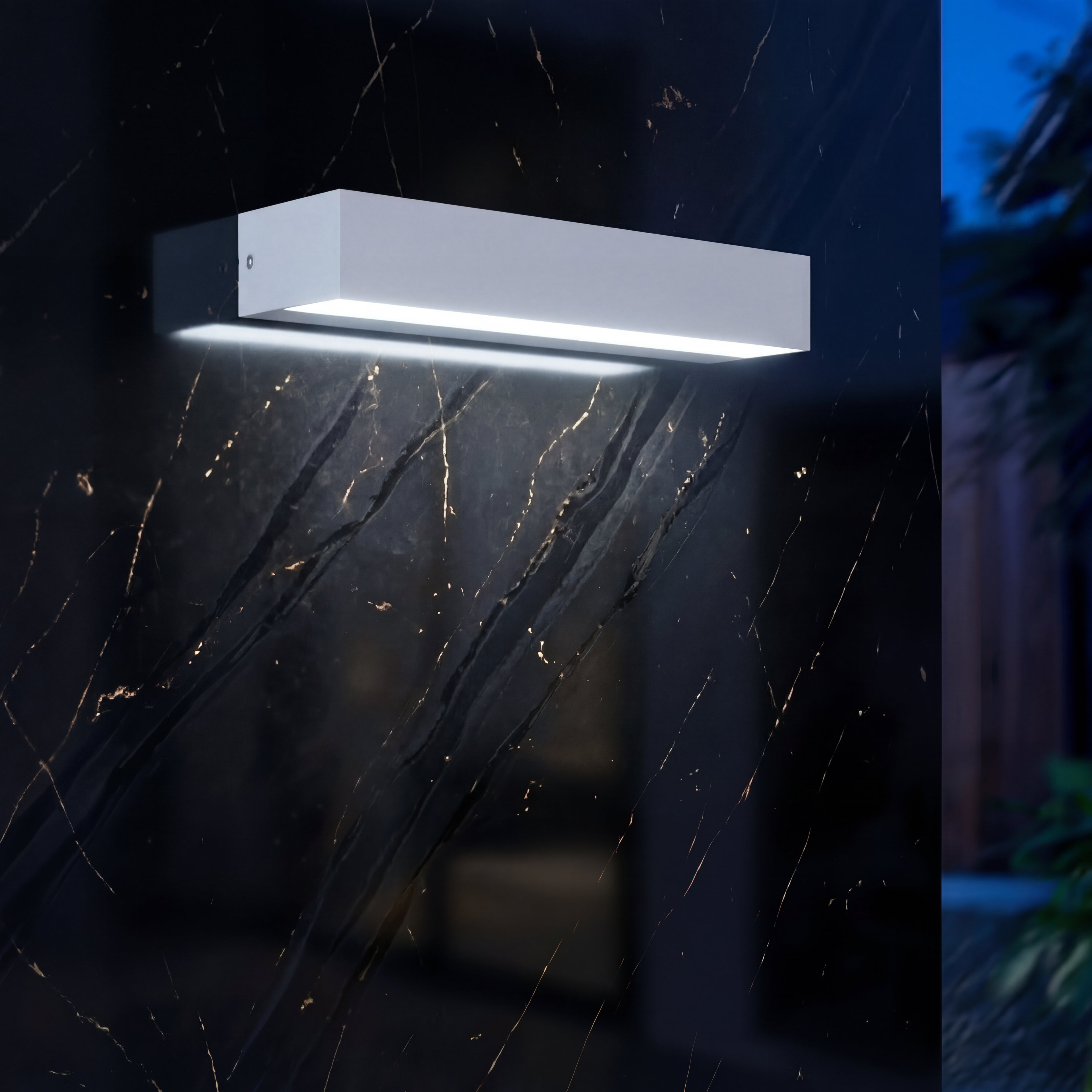 Black Glow Reflect The Essential Light, 20cm, warm glow LED light for ambient lighting and decoration.